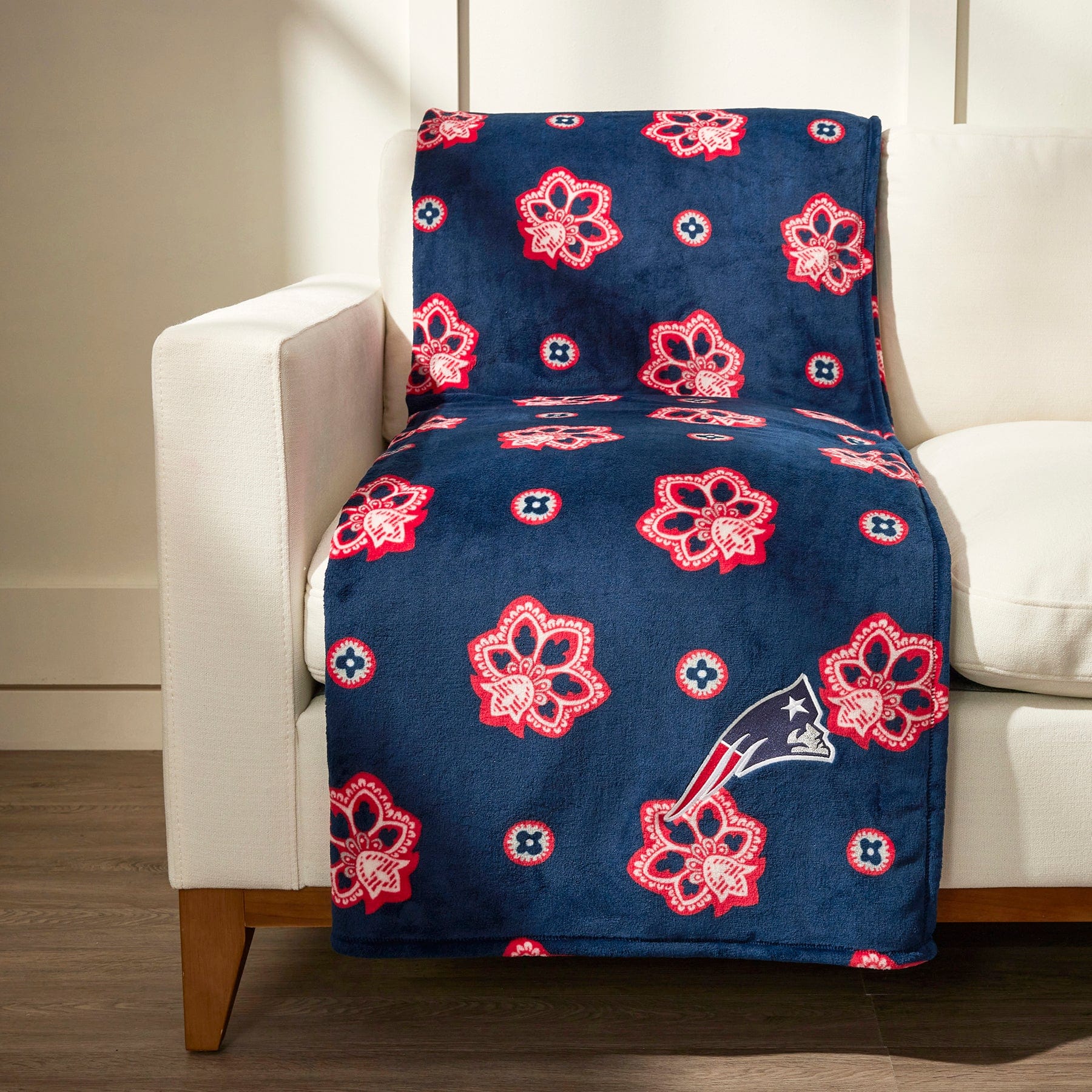 NFL Oversized Throw Blanket - Image 2