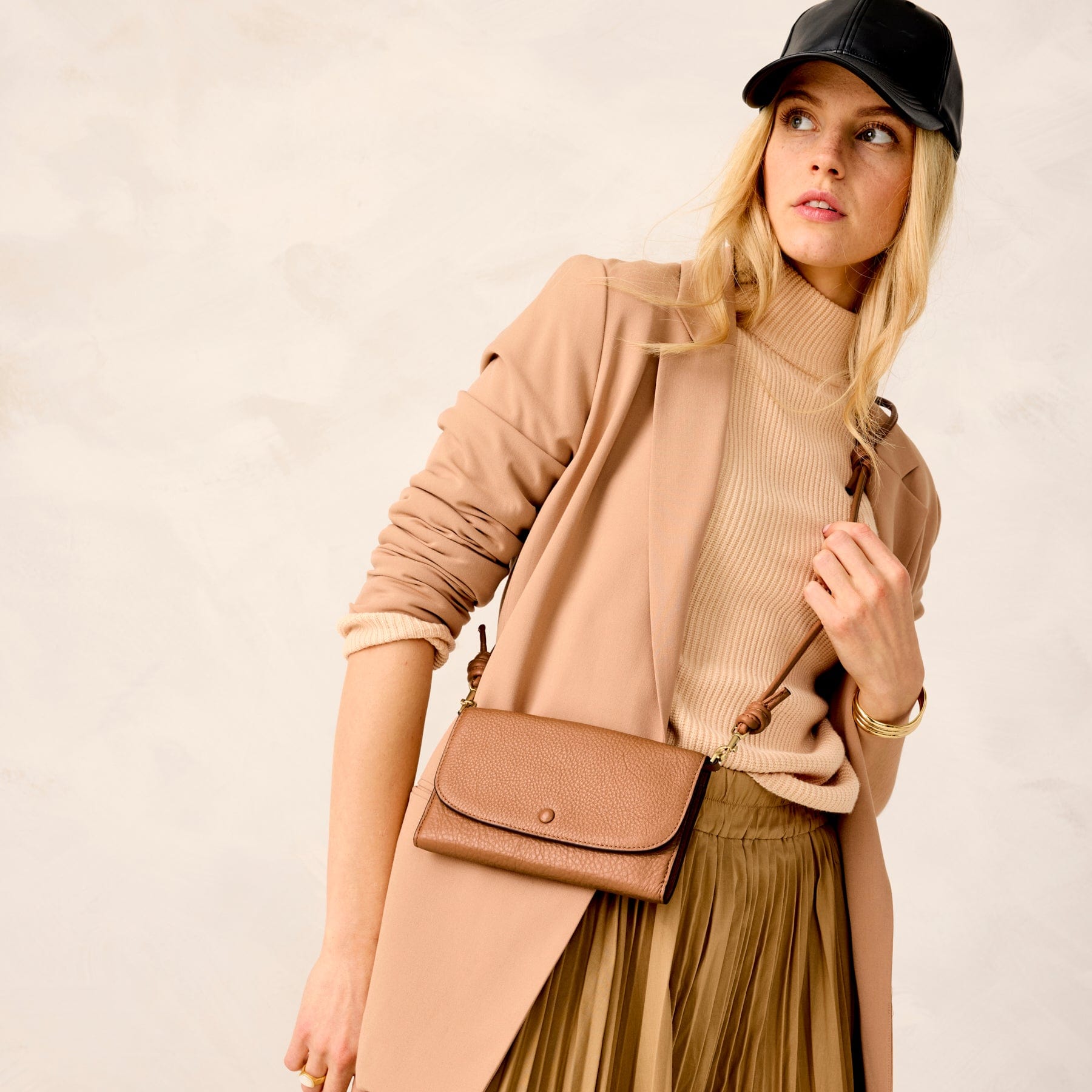 Wildwood Wallet Crossbody - Image 2