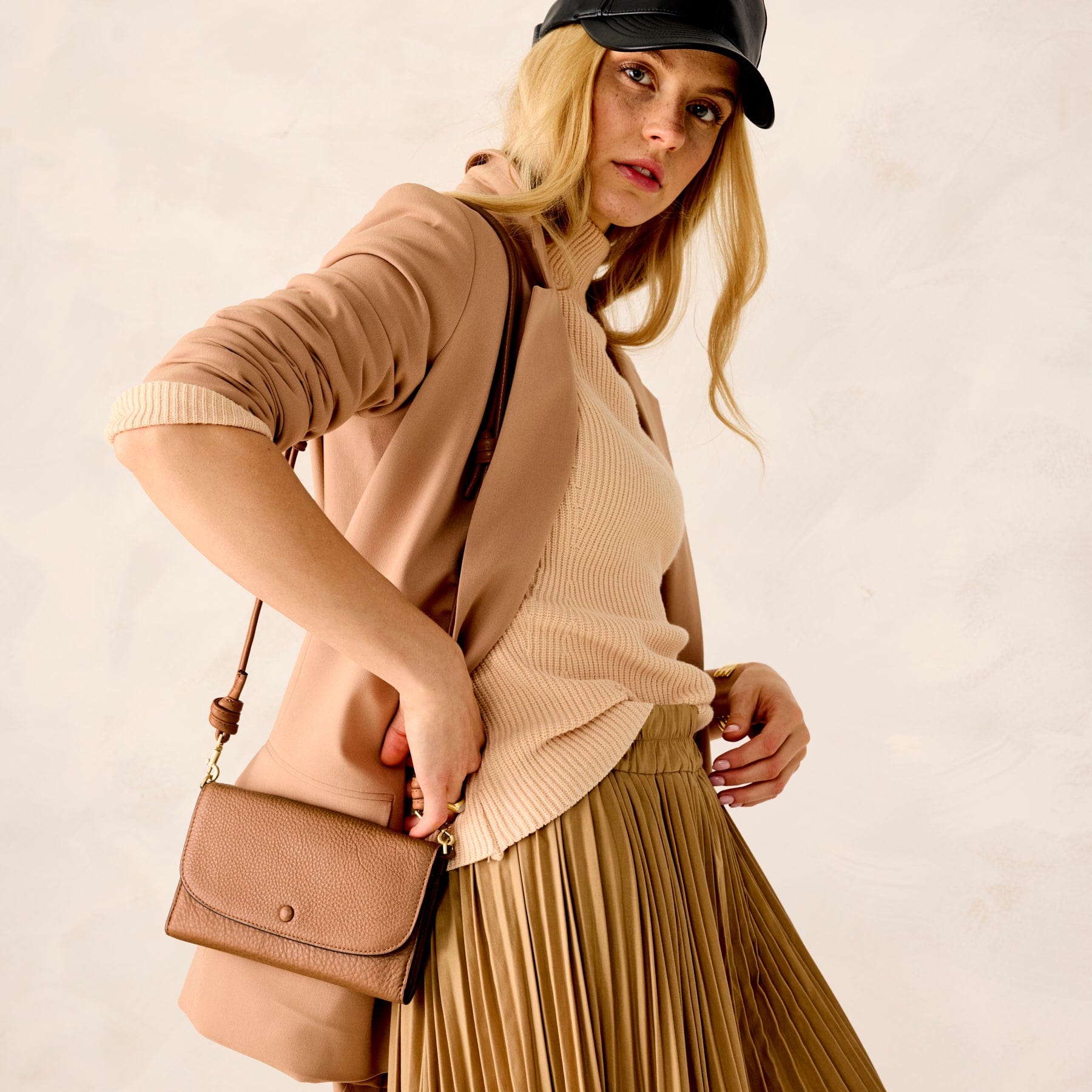Wildwood Wallet Crossbody - Image 3