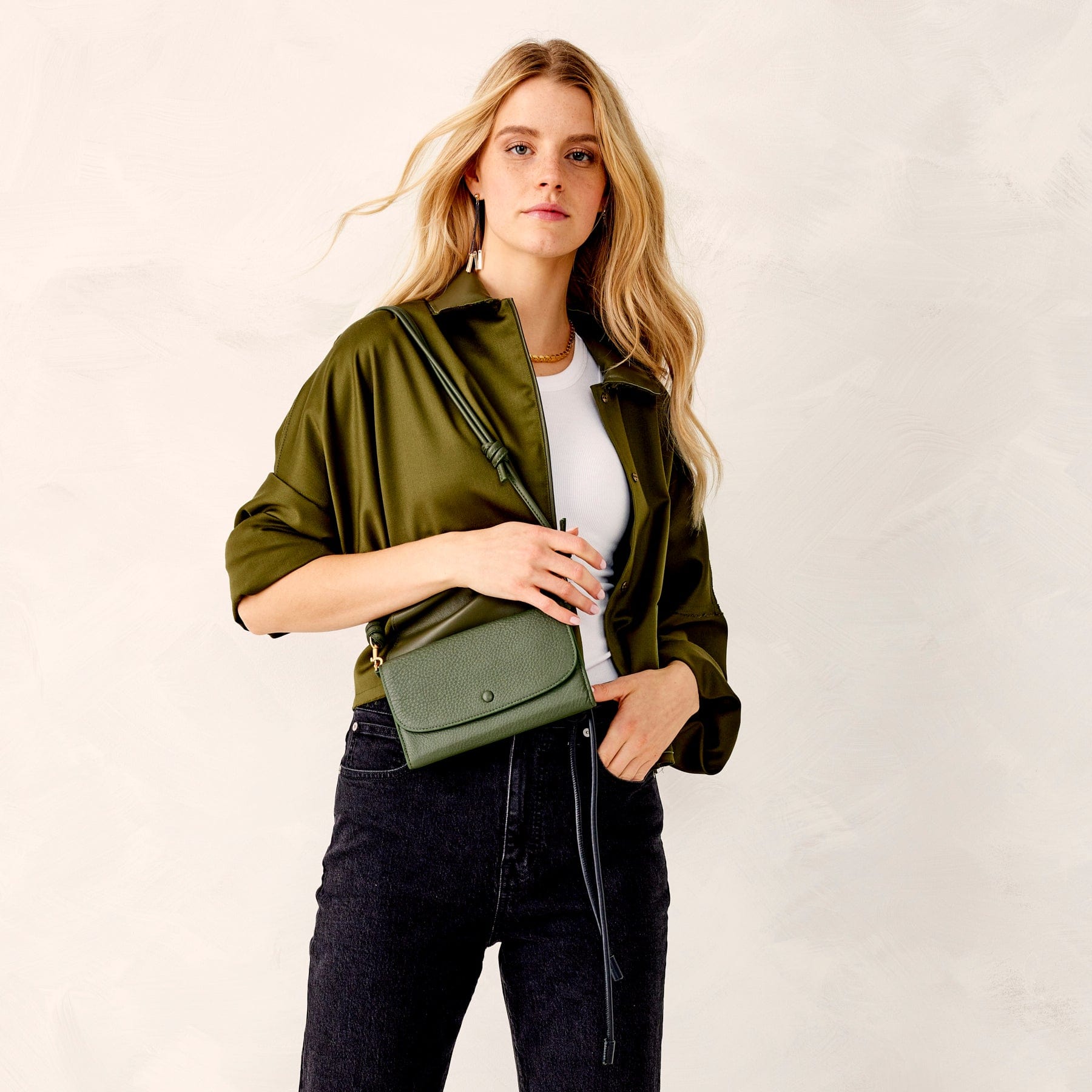 Wildwood Wallet Crossbody - Image 3